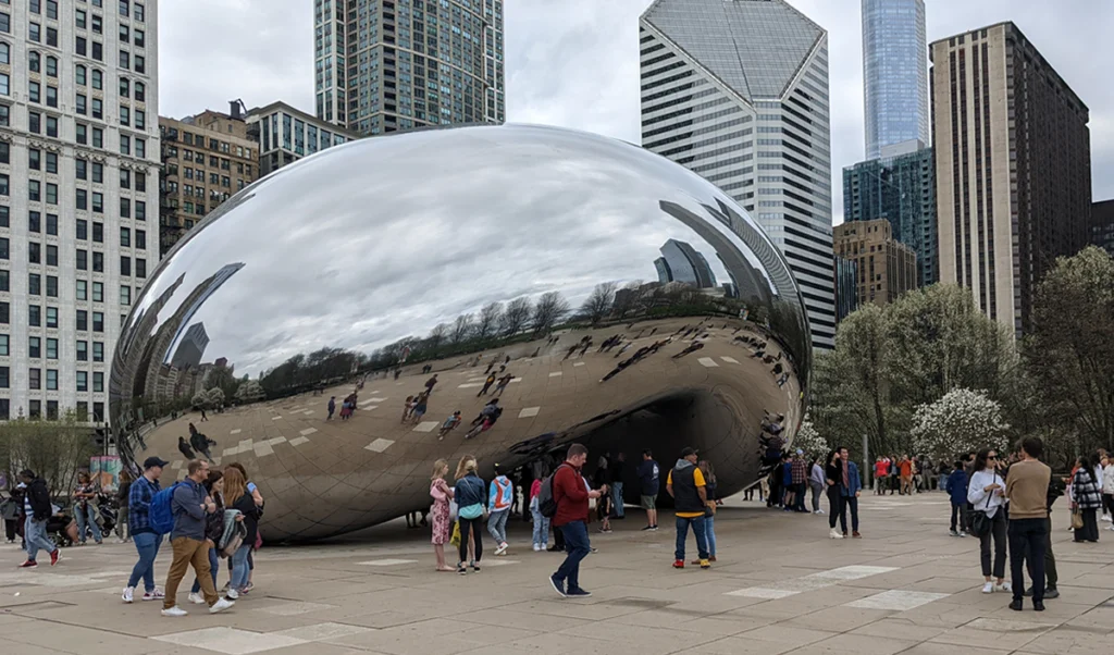 La fascinante escultura Cloud Gate, el Frijol de Chicago.